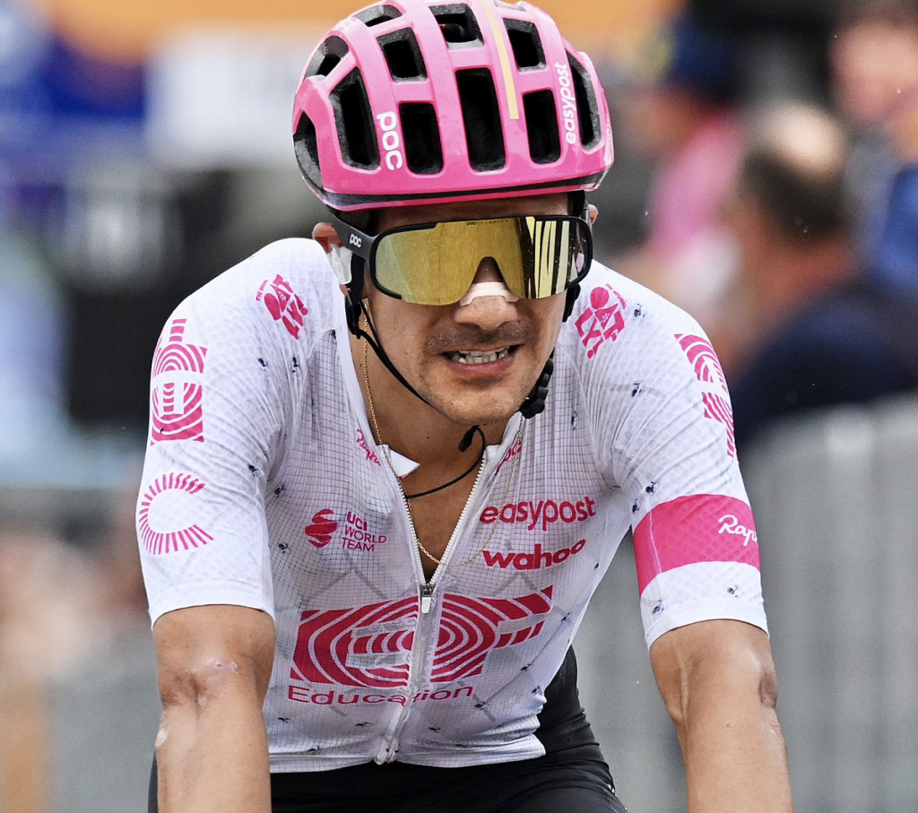 Richard Carapaz celebra su cumpleaños número 32 en el Giro de Italia 2025