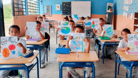 Año lectivo 2025-2026 inicia de forma escalonada en Costa y Galápagos