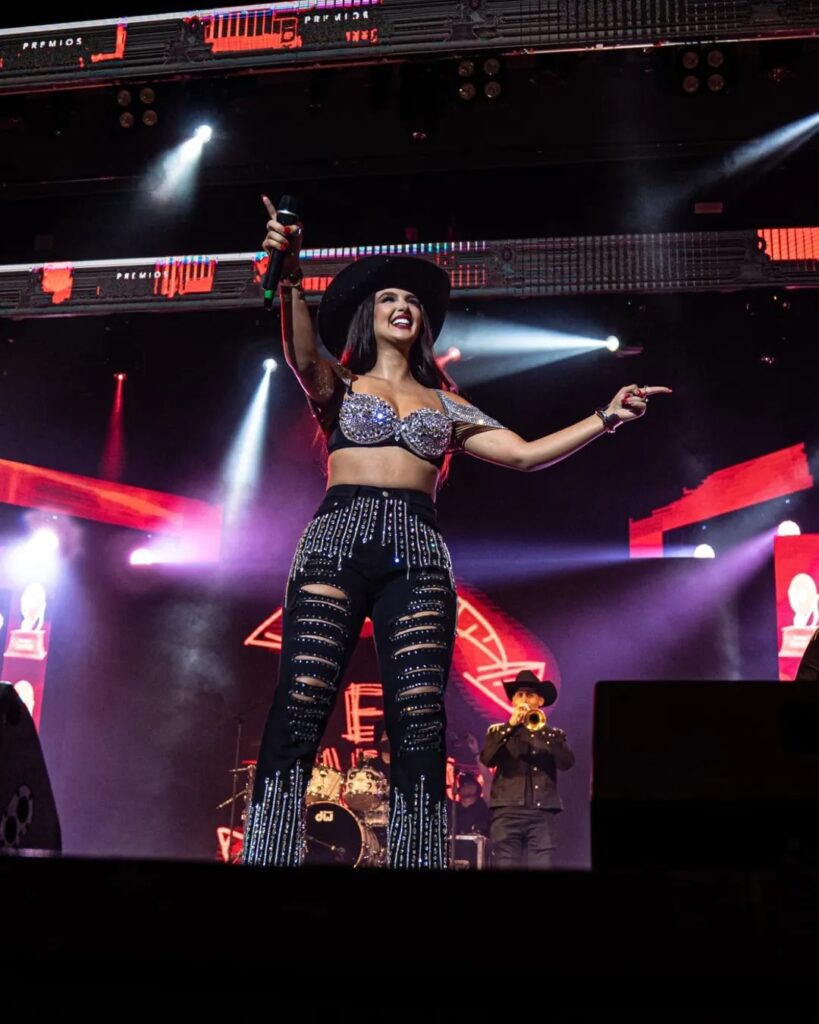 Glamour, música y chismes: Lo mejor de los Premios Disco Rojo 2025