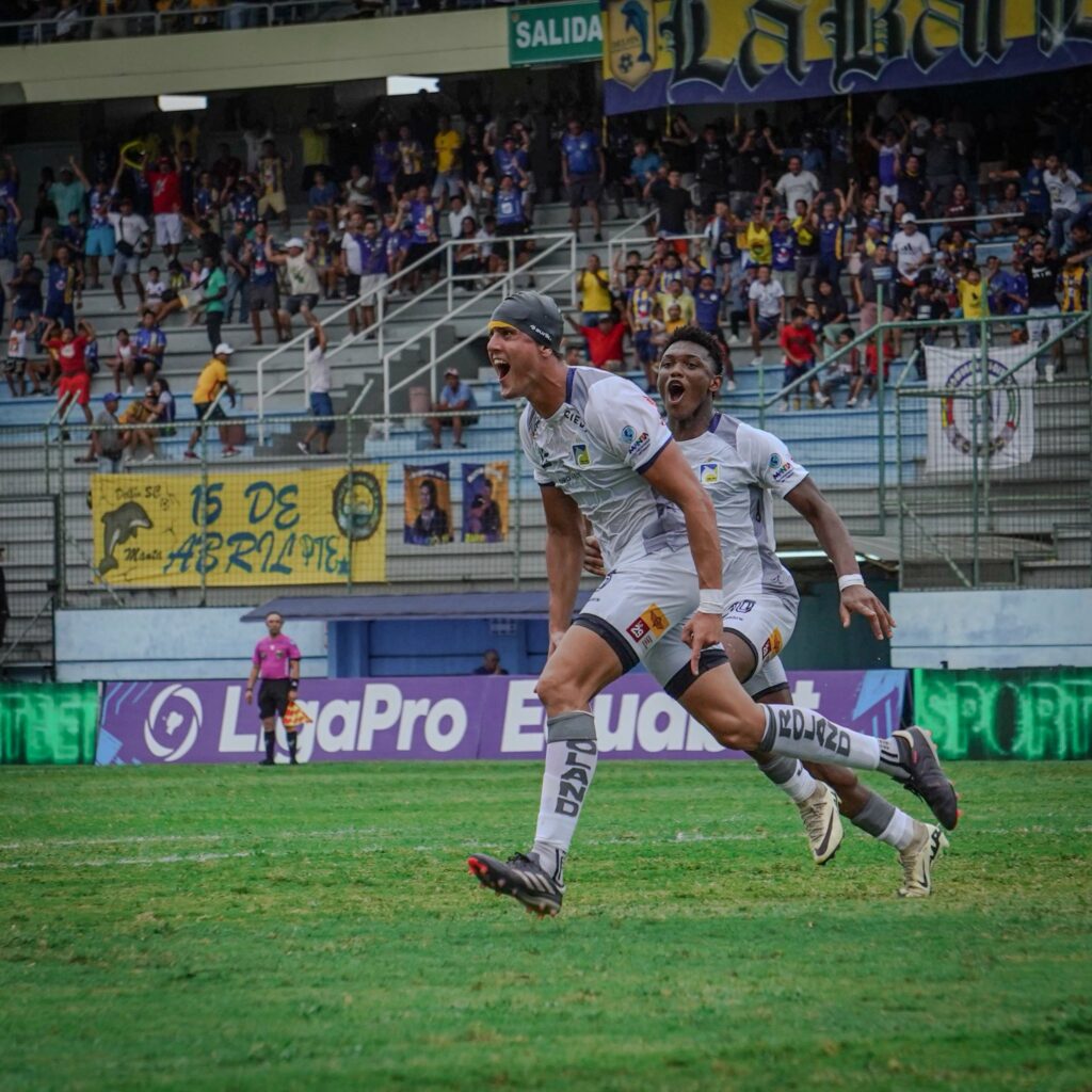 El defensa argentino, Mateo Burdisso, fue escogido como la figura del partido por segunda vez consecutiva.