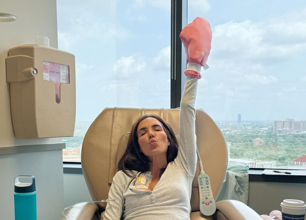 La atleta y excomunicadora María Teresa Guerrero inició su tratamiento oncológico.