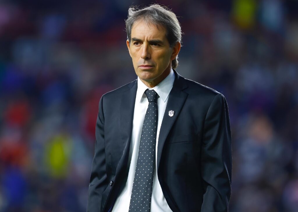 El entrenador uruguayo Guillermo Almada.