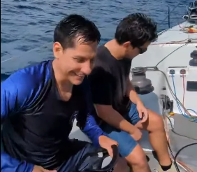 Jefferson Pérez es rescatado tras caída al mar por rotura de equipo de seguridad