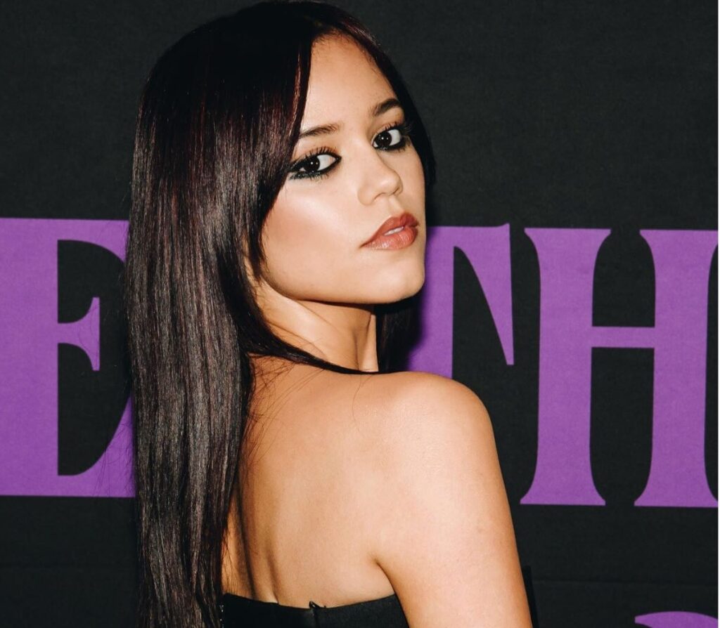 La actriz estadounidense Jenna Ortega, quien interpretó a Merlina.