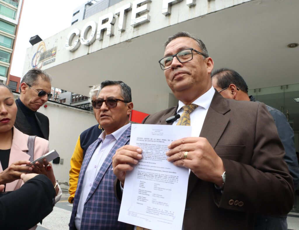 Néstor Marroquín, presenta denuncia contra Pabel Muñoz por supuesta difamación