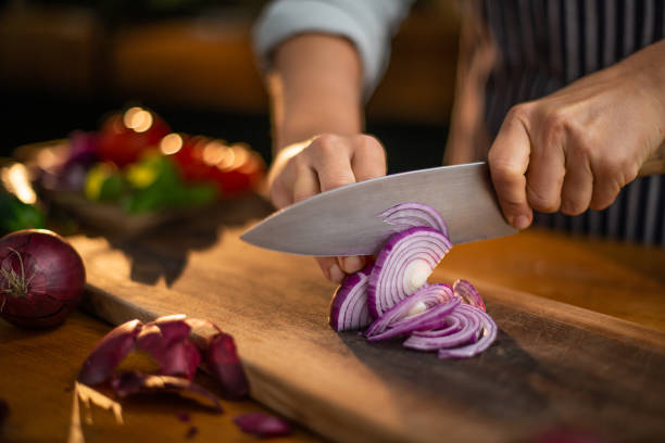 ¿Hueles a cebolla después de cocinar? Descubre estos métodos efectivos para eliminar el olor de tus manos de manera fácil y rápida