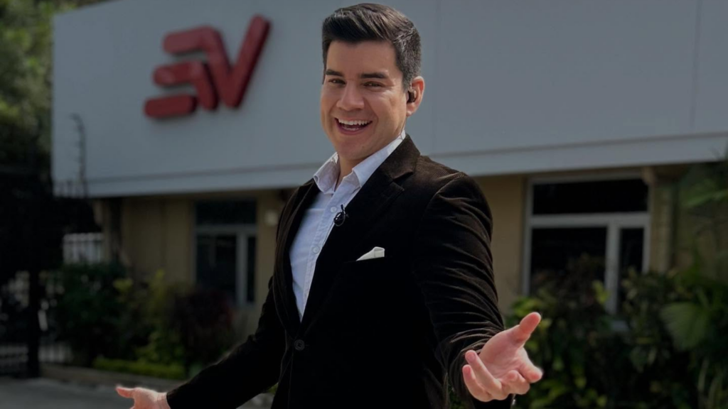 ¿Isaac Delgado será el nuevo presentador de 'En Contacto'