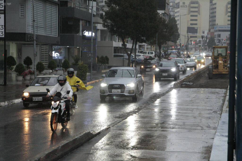 Lluvias intermitentes y clima frío en Cuenca este miércoles 25 de junio