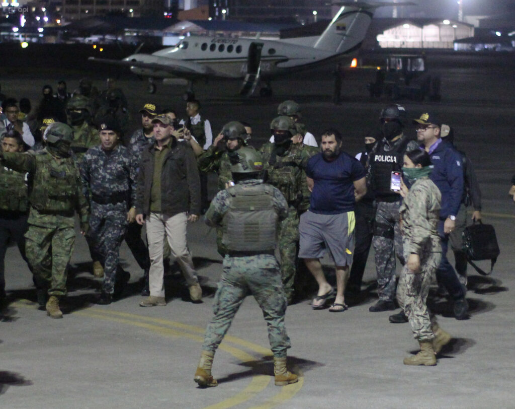 ‘Fito’, líder de Los Choneros, fue arrestado en Manta tras intensa operación policial y militar