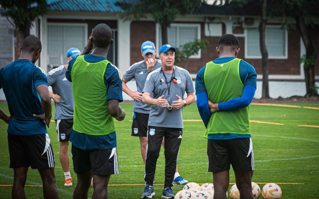 Emelec no cierra el mercado de fichajes