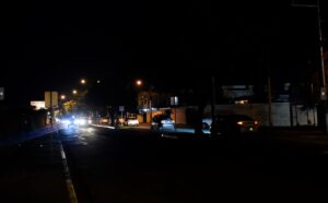 Portoviejo: cinco zonas con deficiente iluminación afectan a transeúntes y conductores