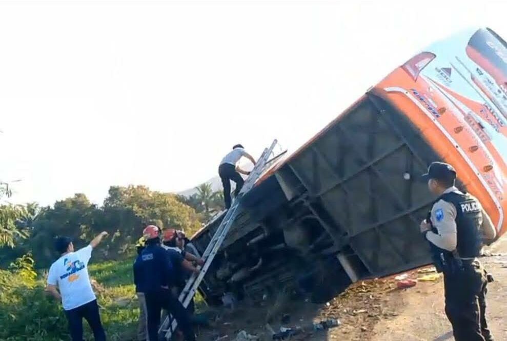 Accidente de bus interprovincial en Sucre causa heridos y un fallecido