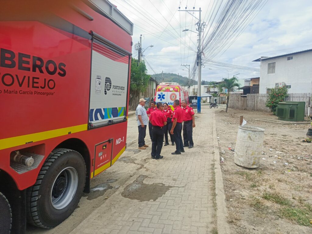 Alarma en reasentamiento El Guabito de Portoviejo por un voraz incendio