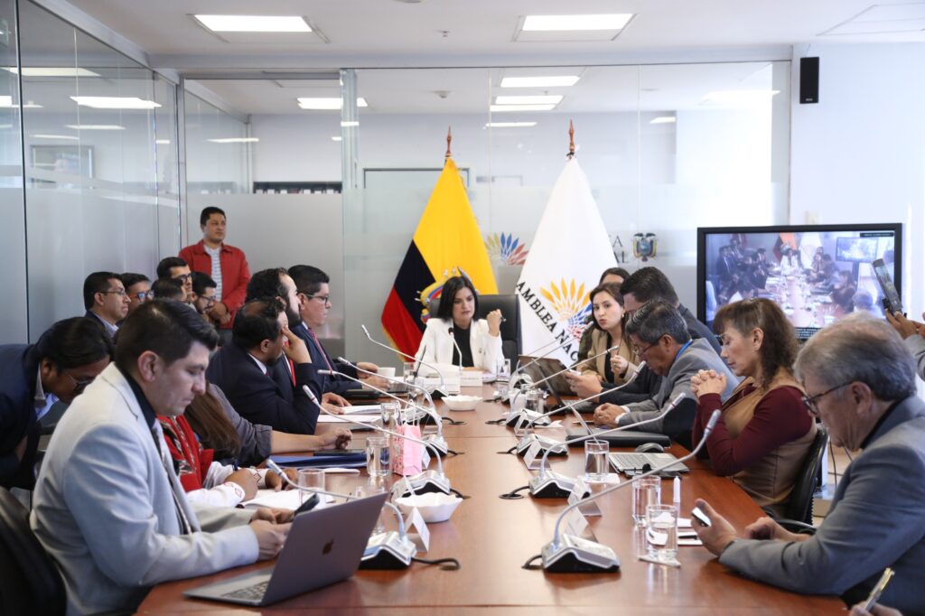 Arcotel, AME y Asetel debaten futuro de servicios de telecomunicaciones rurales