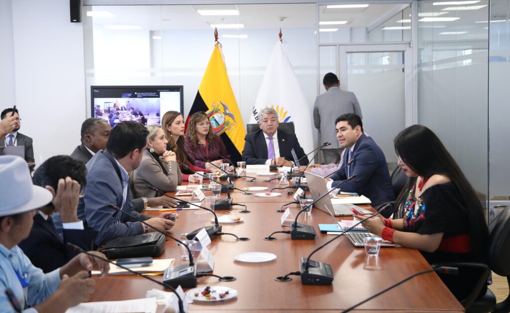 Asamblea Nacional evalúa observaciones presidenciales a Ley de empleo del hogar