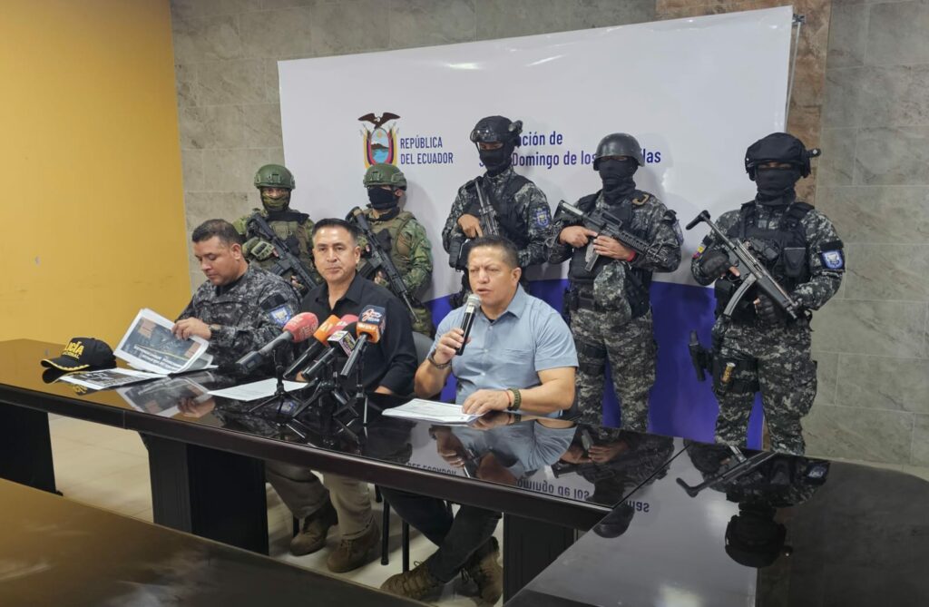 Autoridades incautan armas, drogas y vehículos en operativos realizados en Santo Domingo