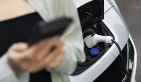 Autos eléctricos en Ecuador pagarán matrícula de solo 10 dólares