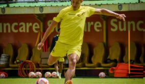 Brahian Cuello, jugador de Delfín SC.