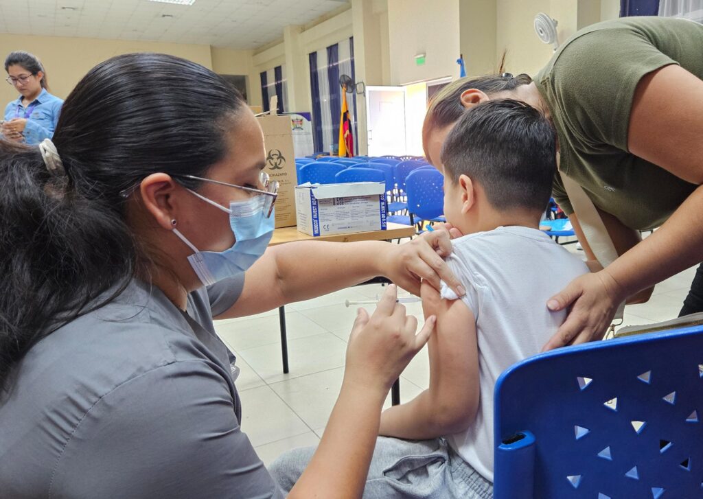 Casi 34.000 dosis contra la tosferina aplicadas en Manabí y Santo Domingo de los Tsáchilas