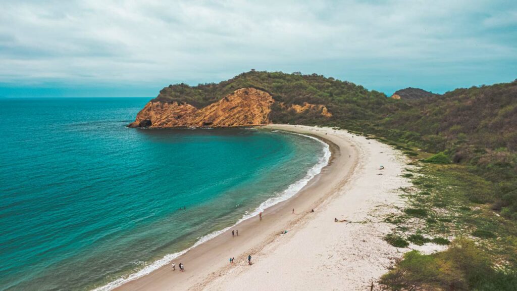 Cinco playas imperdibles en el sur de Manabí para el feriado de provincialización