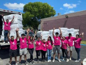 Desde EE.UU. hasta Ecuador: el courier ecuatoriano que conecta familias y negocios