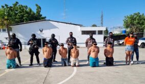 Las siete personas fueron presentadas en la UVC de Manta.