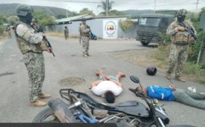 Ejército incauta armas operativo en Charapotó Sucre