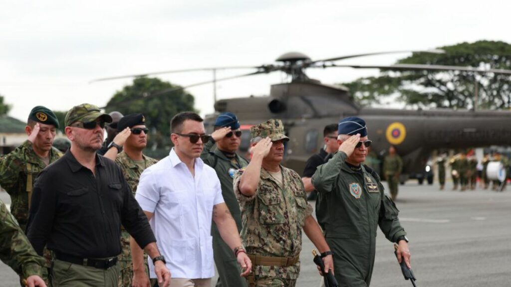 El Ejército Ecuatoriano recibe dos helicópteros H225 para reforzar las operaciones militares. (Presidencia de Ecuador).