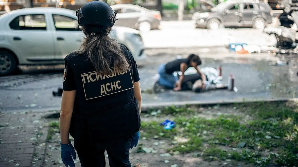 El bombardeo, que dejó decenas de heridos, afectó la avenida Shevchenko