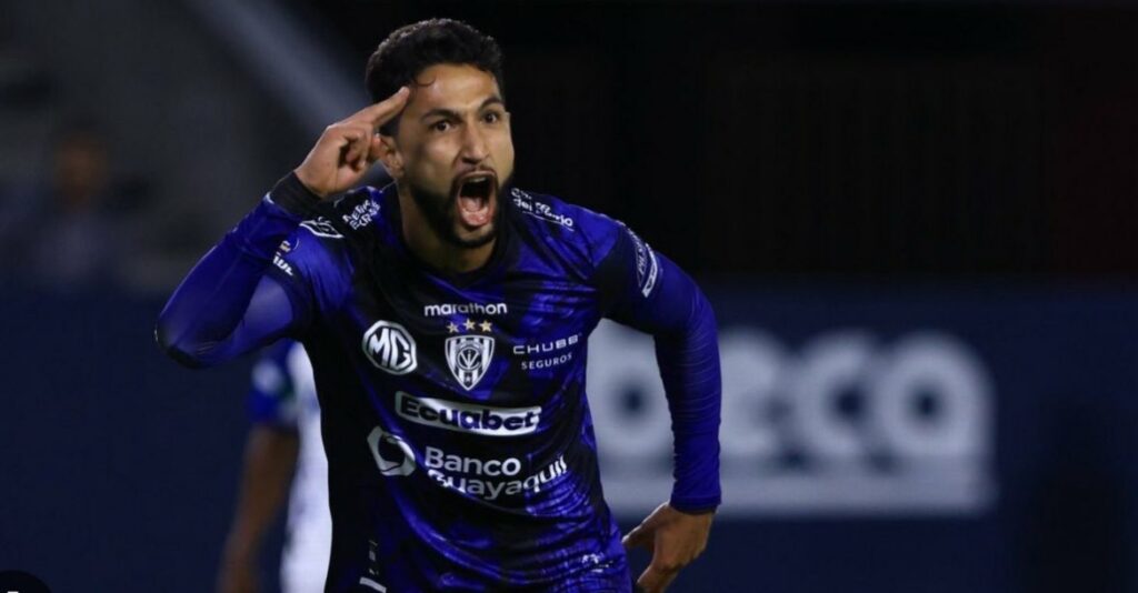 El colombiano Jeison Medina podría recaer en Liga de Quito.