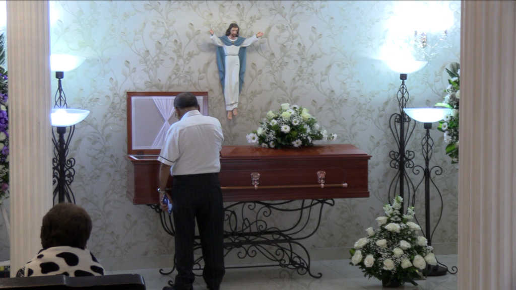 El maestro que enseñó a amar Manabí fallece Douglas Vaca Vera, fundador del manabitismo