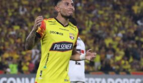 El volante ofensivo Joao Rojas, de Barcelona SC, podría regresar a las canchas en tres a cuatro semanas tras superar una fractura de peroné.