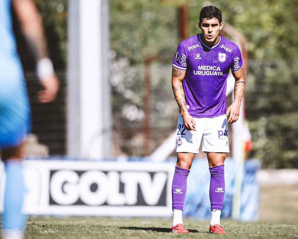 Emelec acelera gestiones para incorporar al peruano Alfonso Barco como nuevo refuerzo, reporta la prensa de Perú