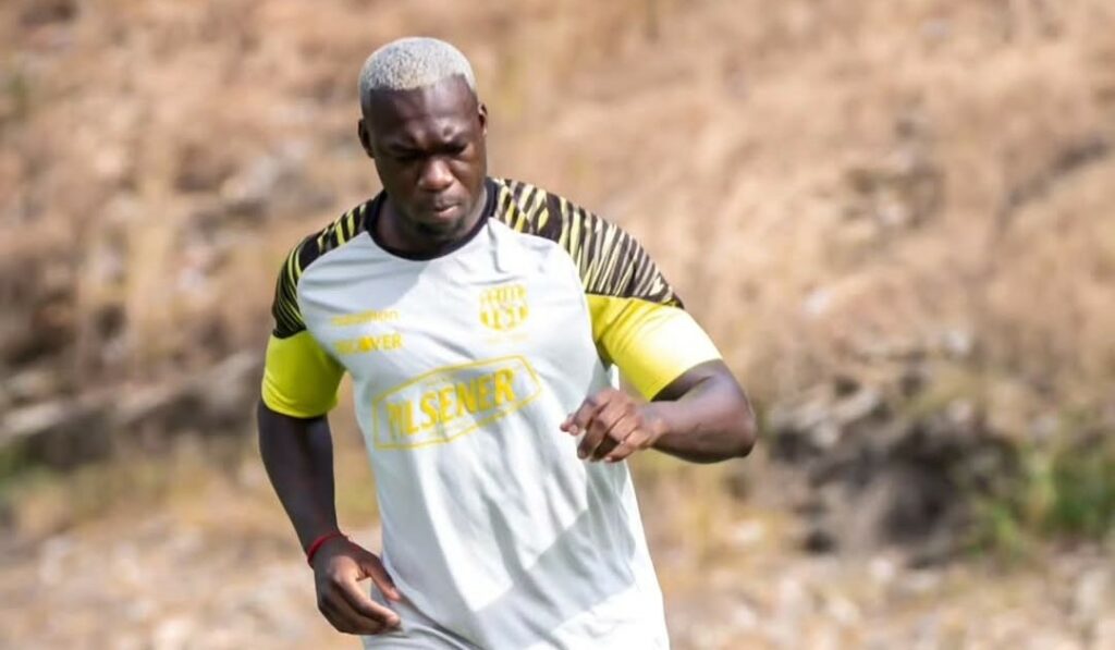 Felipe Caicedo evalúa su futuro en Barcelona SC por problemas físicos