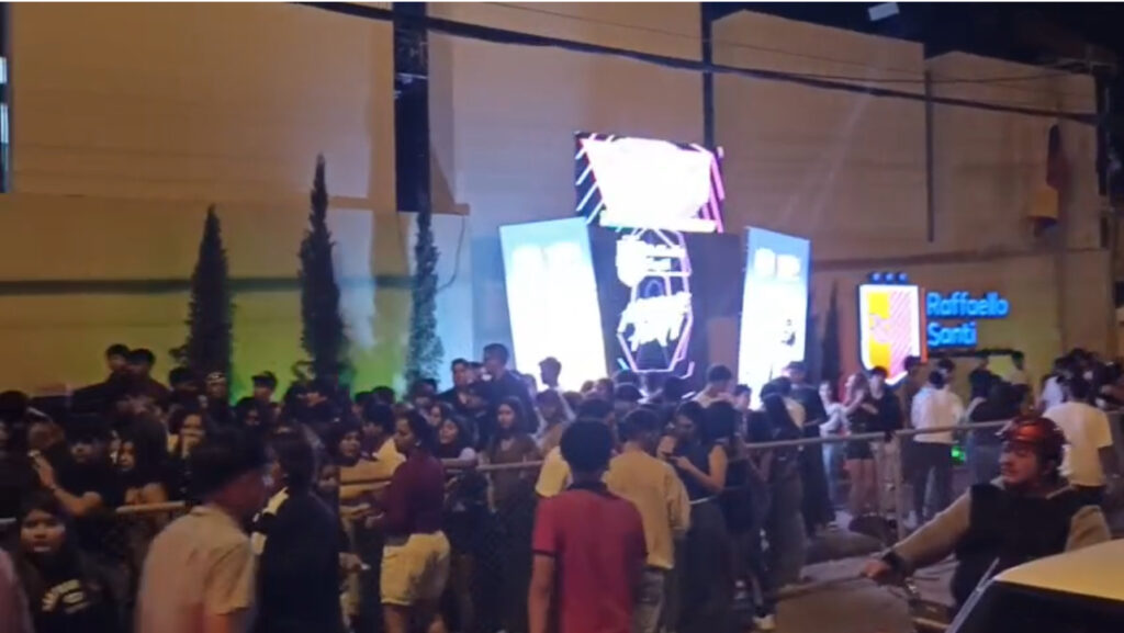 Fiesta de novatada en Raffaello Santi de Portoviejo genera caos por aglomeración