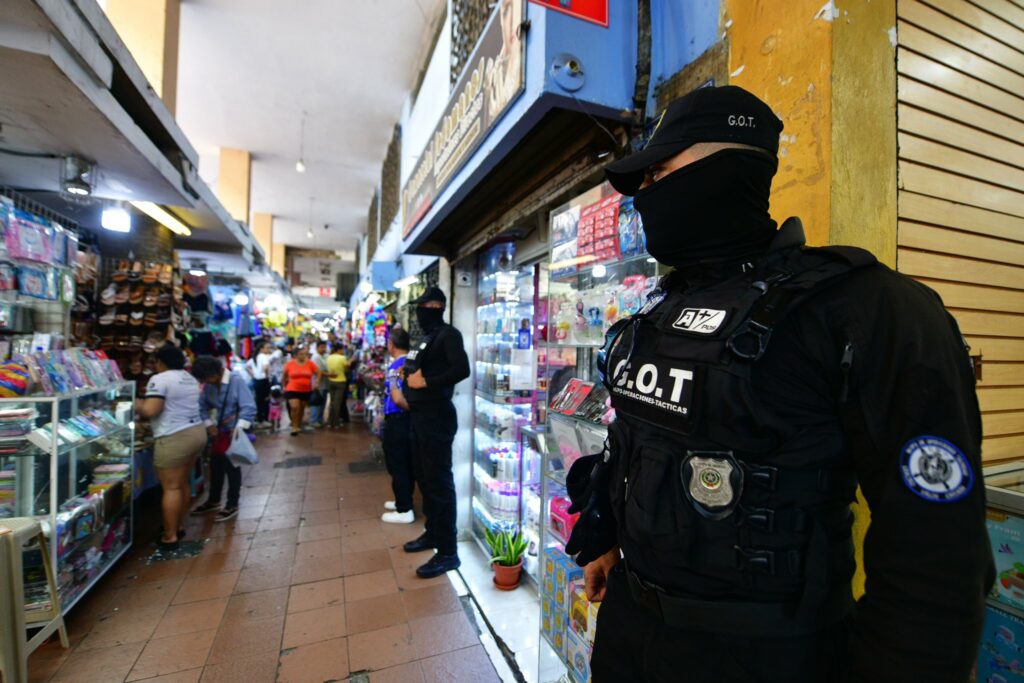 Segura EP y ATM destinan sus recursos para colaborar con FFAA y la Policía Nacional en la lucha contra la violencia en Guayaquil.