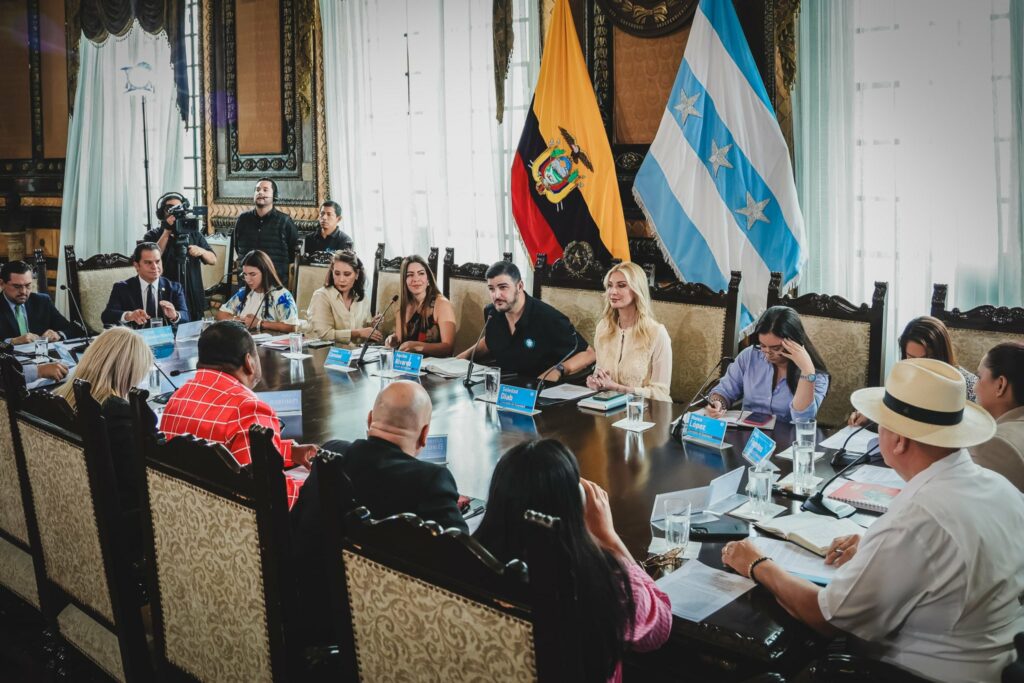 Guayaquil ha enfrentado desafíos históricos en la gestión de residuos sólidos. E