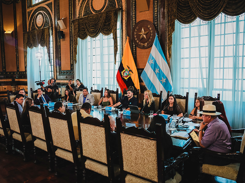 El Concejo Municipal de Guayaquil expresó su respaldo al alcalde Aquiles Alvarez y pidió al Gobierno Central acciones frente a la delincuencia.