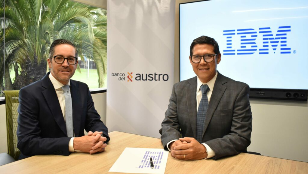 Clemente Tamariz, Gerente General del Banco del Austro y Andrés Maldonado, Gerente General de IBM Ecuador.
