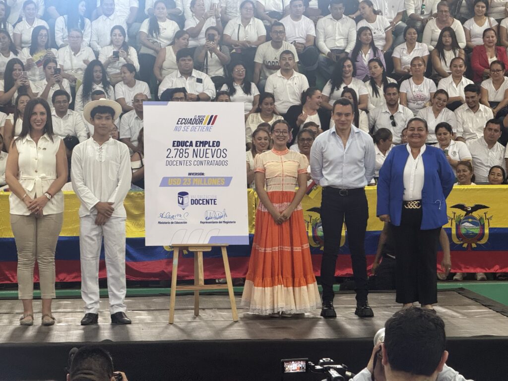 Gobierno dio la bienvenida a docentes que ingresaron al Sistema Educativo