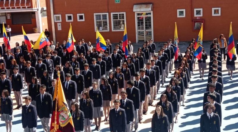 Inicia proceso de matrícula en unidades educativas municipales de Quito