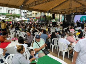 Jipijapa celebra el Festival del Ceviche con gastronomía y emprendimiento local (2)