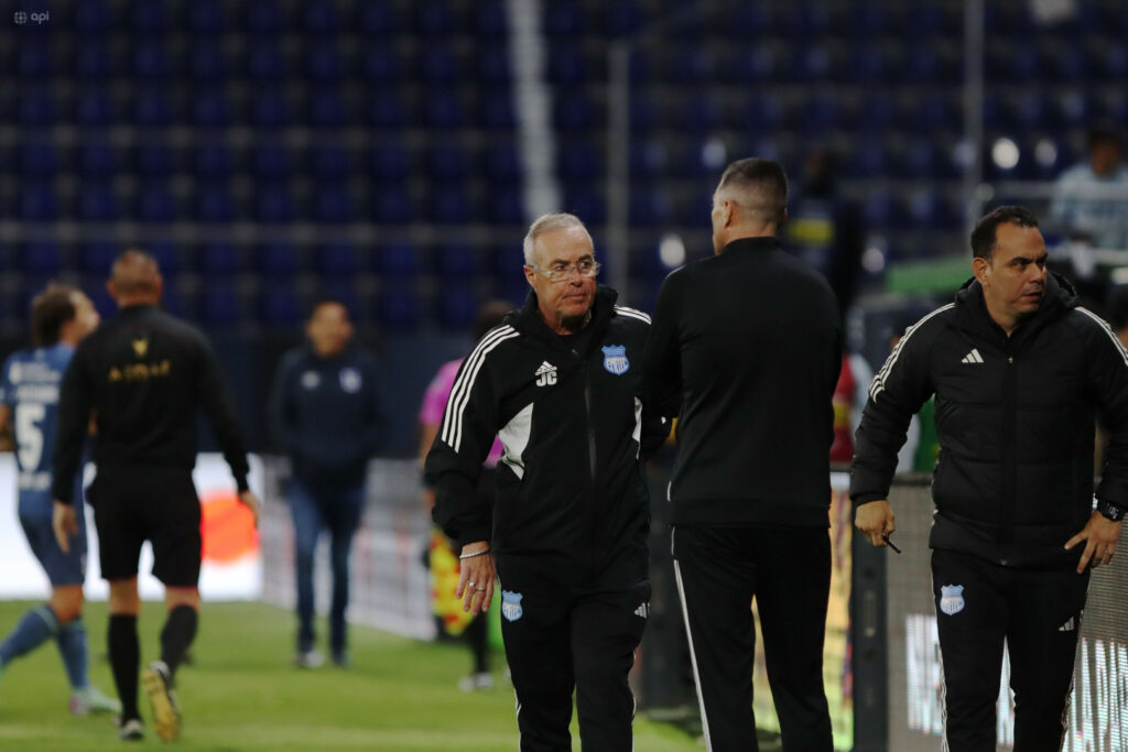 Jorge Célico, DT de Emelec, lamenta empate ante Católica y cuestiona actitud del equipo