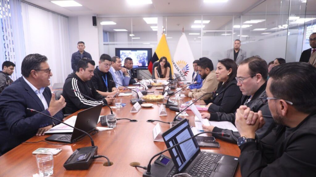 La Comisión de Transparencia de la Asamblea Nacional analiza reforma legal para la designación de autoridades del CPCCS. (AN).
