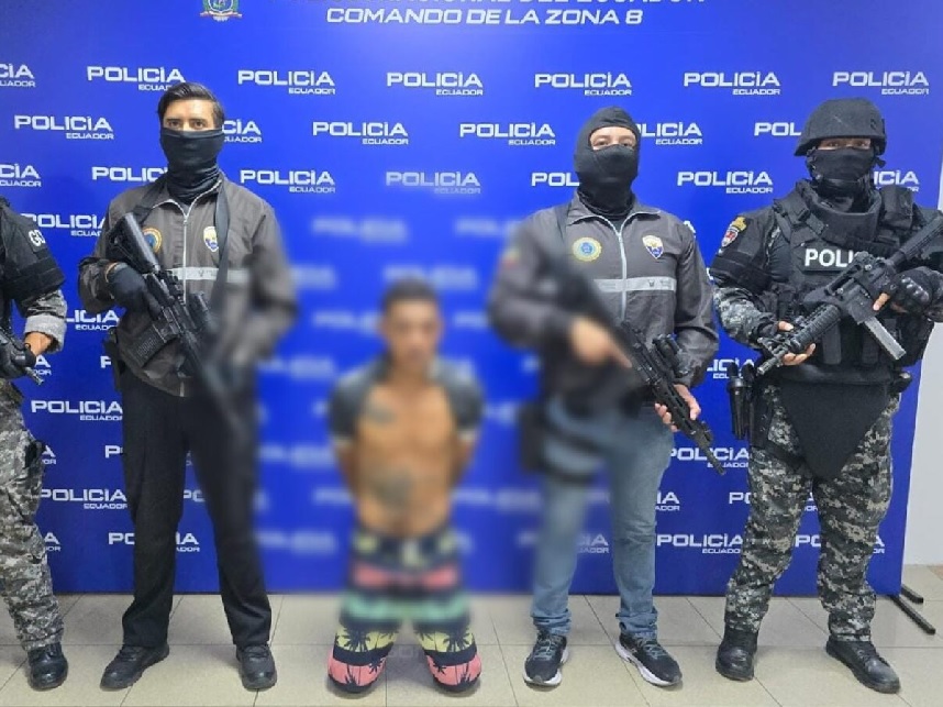 La Policía Nacional capturó a José M., conocido como alias Bambazo, en el operativo Fénix 173. Dicha intervención se ejecutó en el distrito Pascuales, Guayaquil.