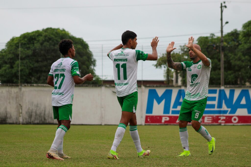 Liga de Portoviejo goleó a Ciudad de Pedernales y se clasificó a la segunda fase.