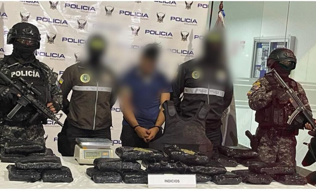 Los detenidos y las evidencias fueron presentadas por la Policía Nacional.