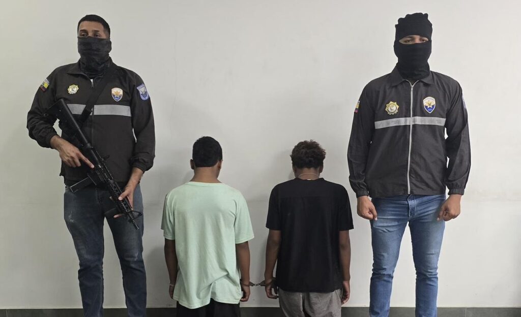 Los dos hermanos adolescentes quedaron a órdenes de las autoridades judiciales especilizadas en menores.