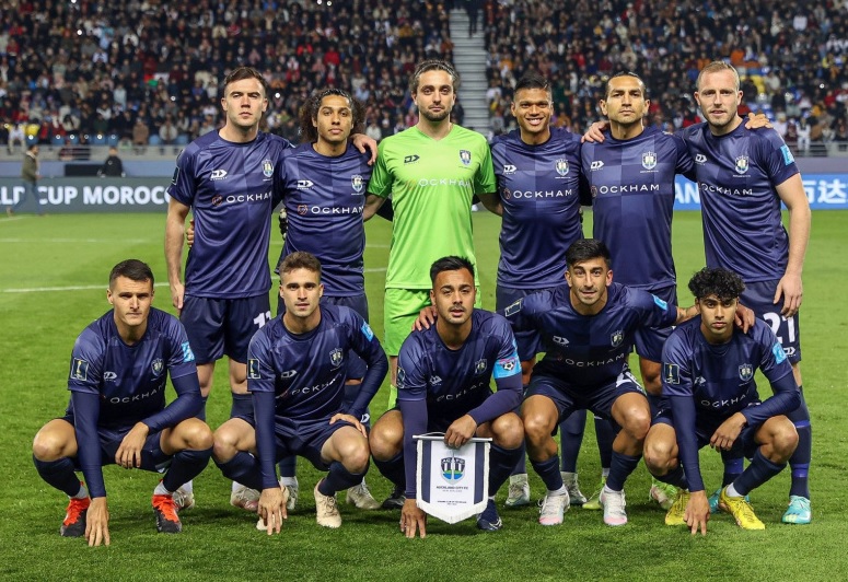 Los jugadores del Auckland City FC, el club semi-profesional de Nueva Zelanda que compite en el Mundial de Clubes 2025, dividen su tiempo entre profesiones diversas y el fútbol.