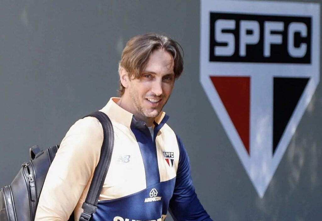 Luis Zubeldía, entrenador argentino, dejó de ser el director técnico del São Paulo FC, de Brasil, tras presentar su renuncia.